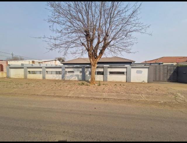 4 BEDROOM HOUSE FOR SALE IN DANVILLE